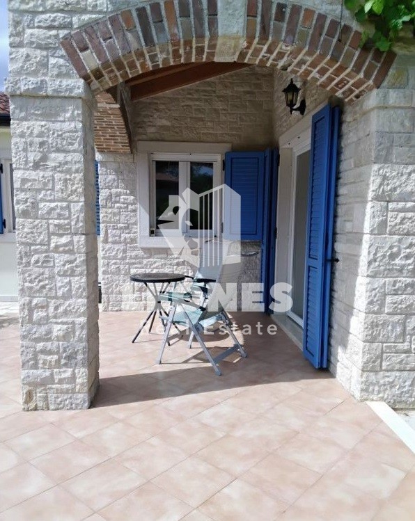 Dvojček hiše z bazenom v bližini Poreča - Kaštelir