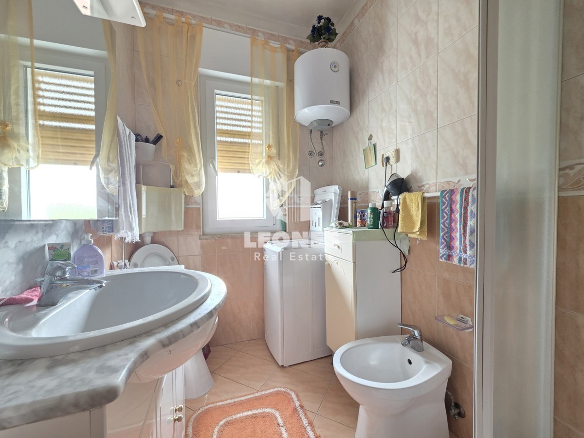 Hiša z velikim vrtom v bližini Umaga