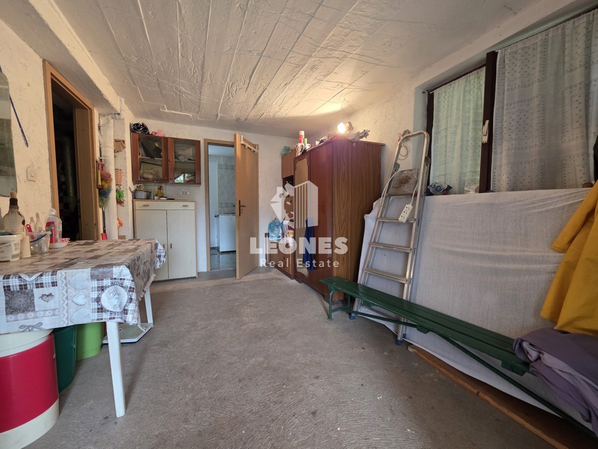 Hiša z velikim vrtom v bližini Umaga