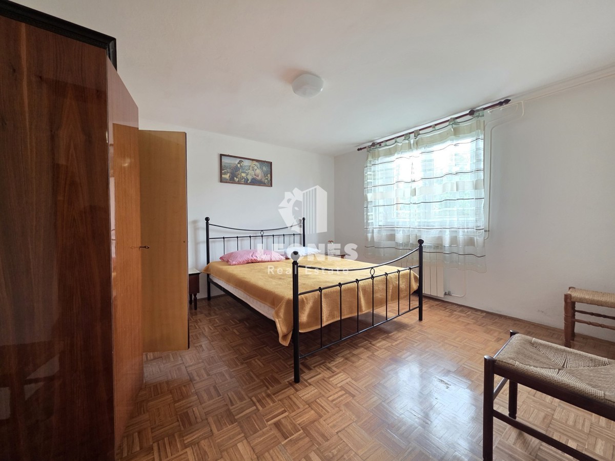 Hiša z velikim vrtom v bližini Umaga