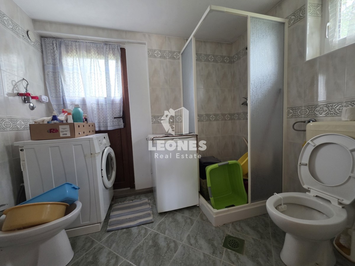 Hiša z velikim vrtom v bližini Umaga