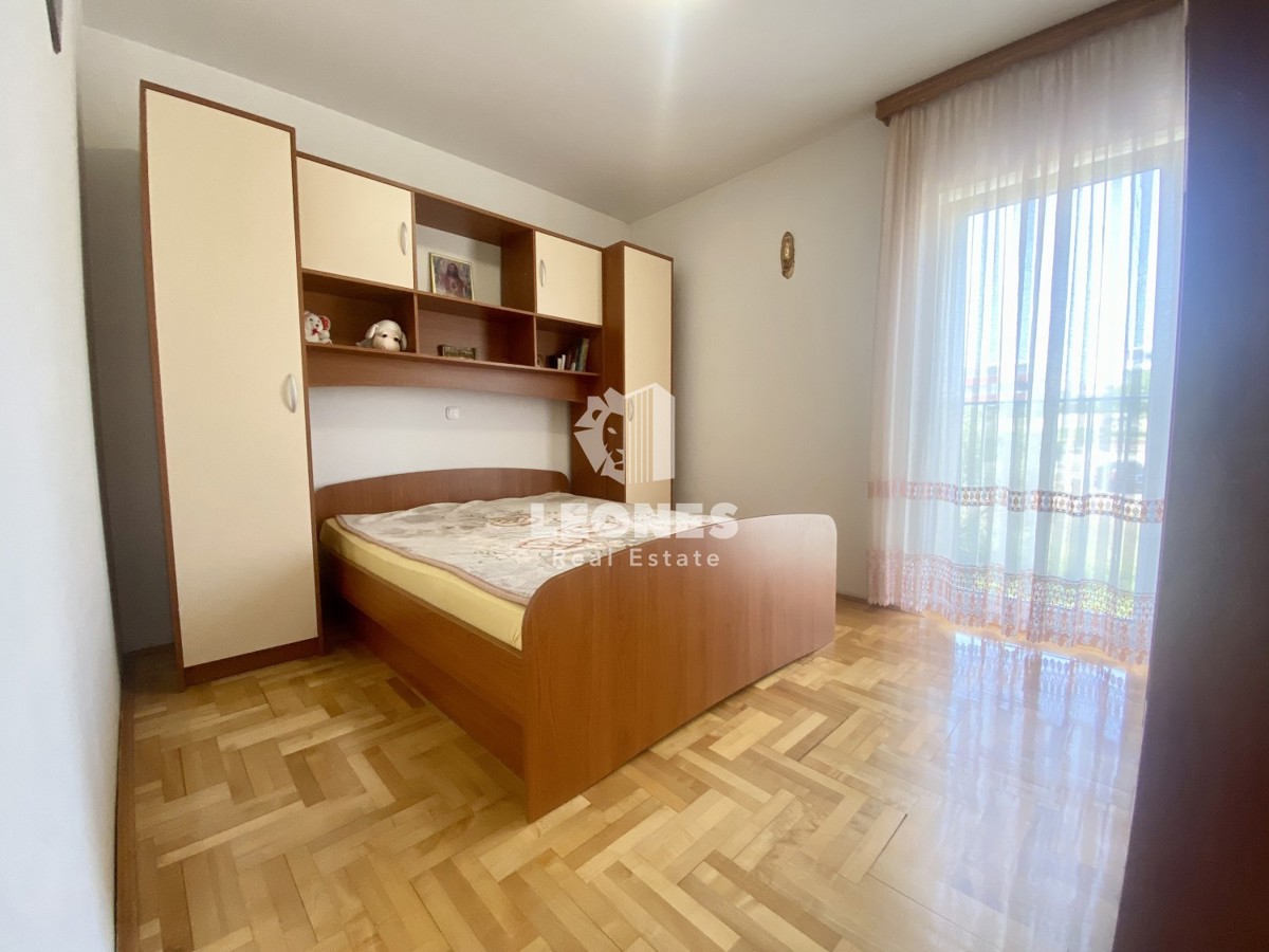 Prostorno stanovanje v Novigradu na atraktivni lokaciji le 800 m od morja