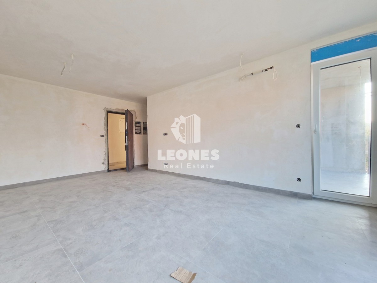 Apartma z vrtom 300 m od morja in plaže v Bašaniji, blizu Umaga