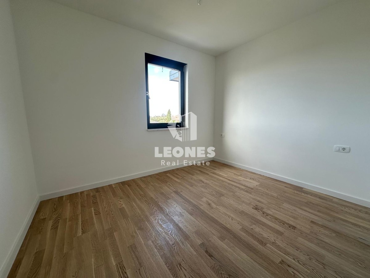 Penthouse s strešno teraso in čudovitim pogledom na morje, le 600 metrov od morja