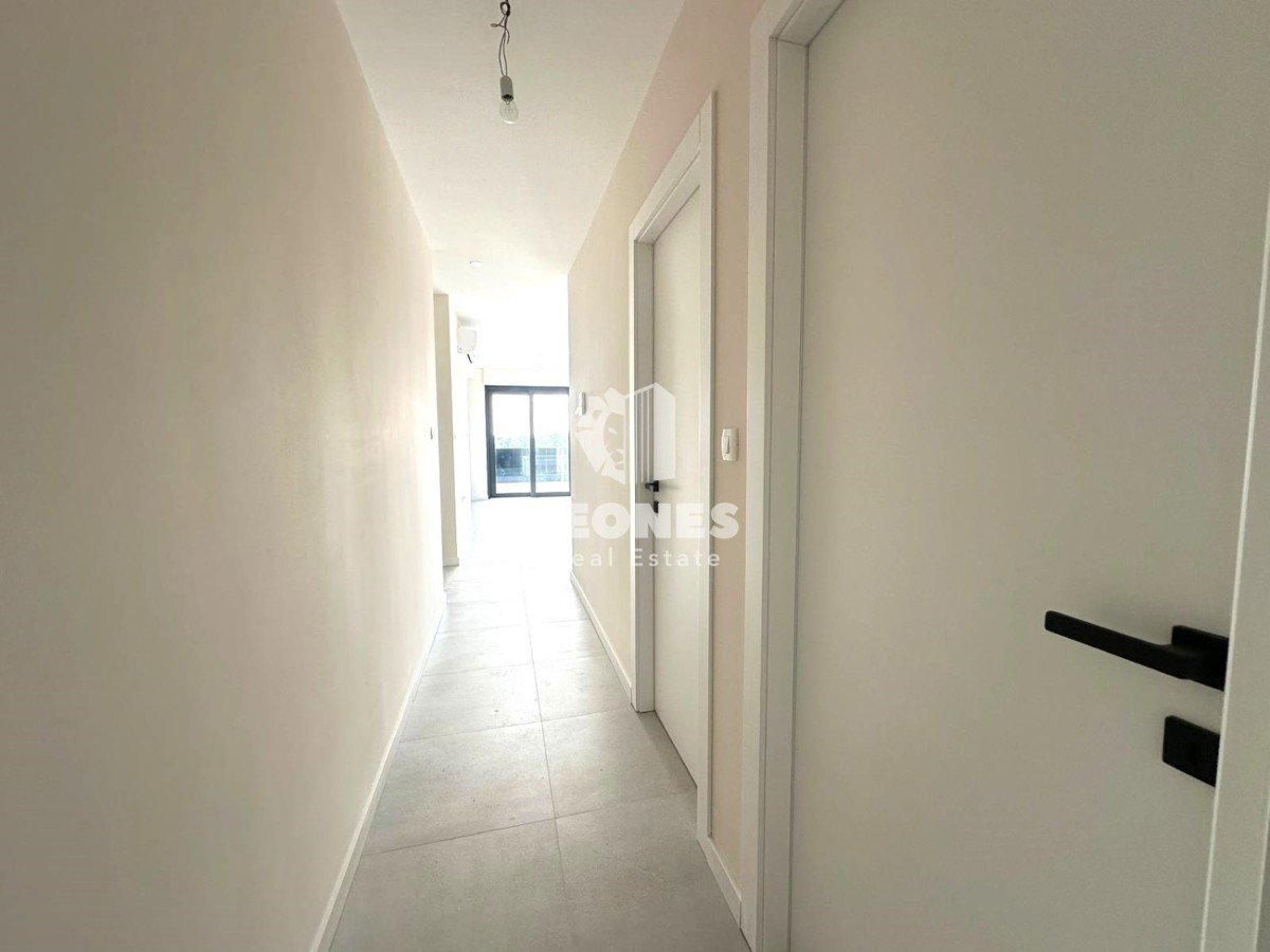 Penthouse s strešno teraso in čudovitim pogledom na morje, le 600 metrov od morja