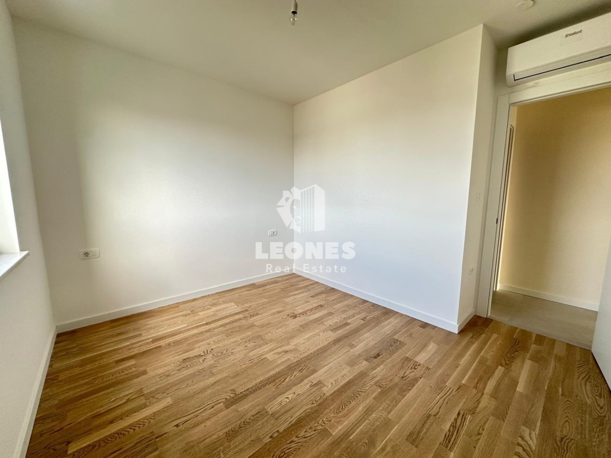 Penthouse s strešno teraso in čudovitim pogledom na morje, le 600 metrov od morja