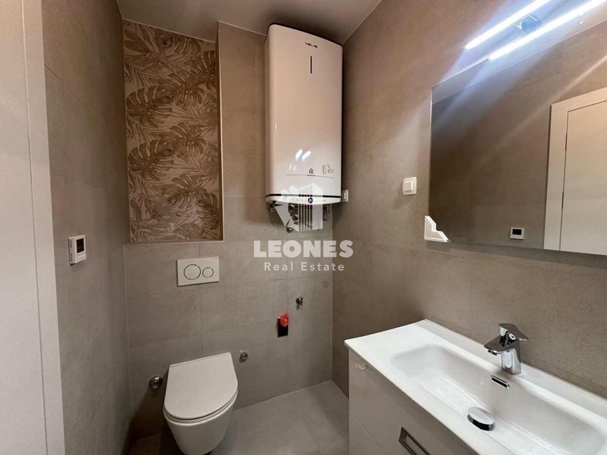 Penthouse s strešno teraso in čudovitim pogledom na morje, le 600 metrov od morja