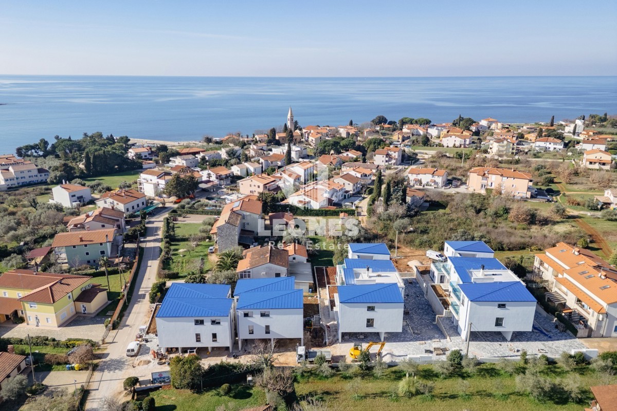 Moderno stanovanje v drugem nadstropju s pogledom na morje v Lovrečici, 200 metrov od plaže