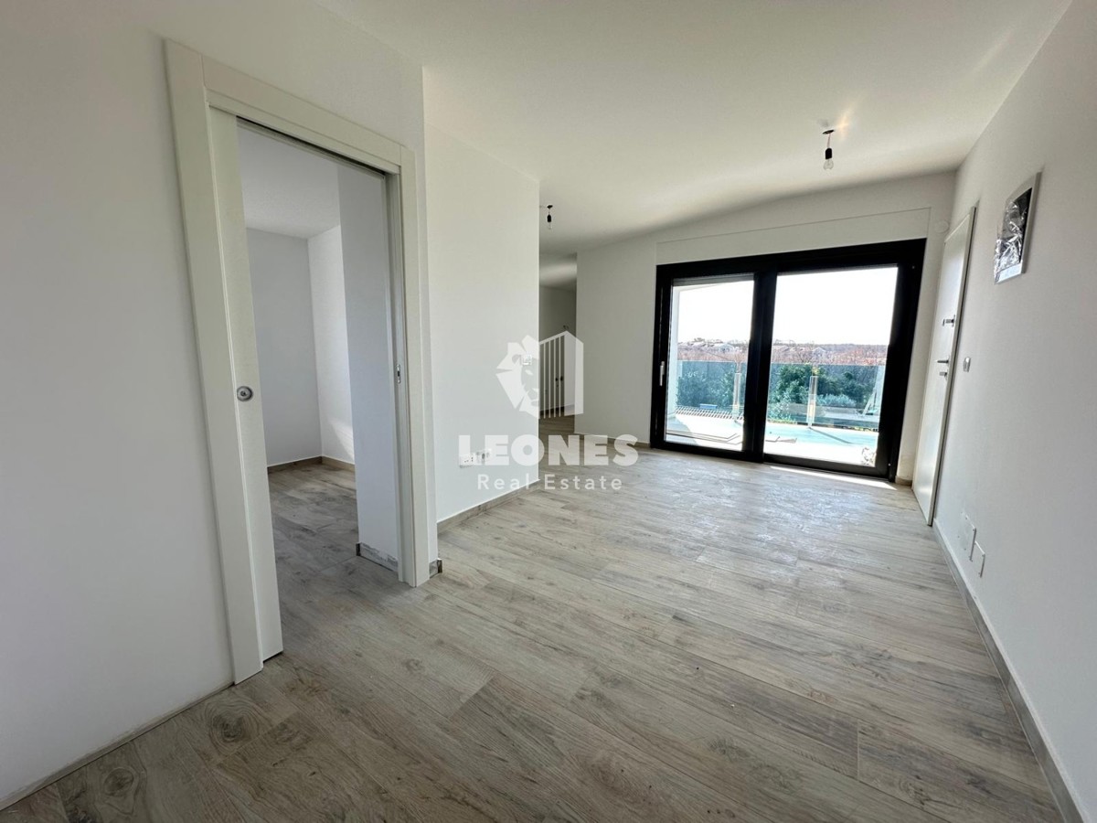 Kvaliteten apartma s pogledom na morje v Lovrečici na odlični lokaciji