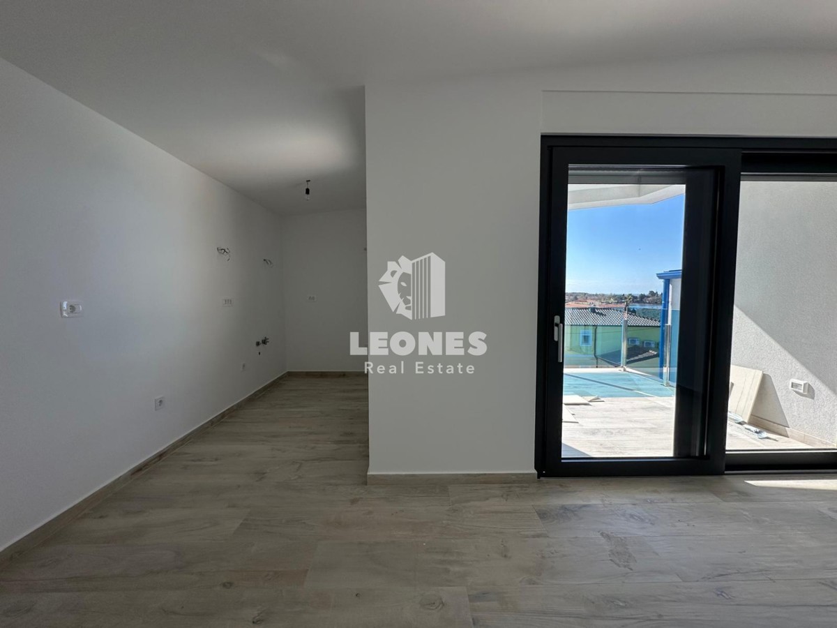 Kvaliteten apartma s pogledom na morje v Lovrečici na odlični lokaciji