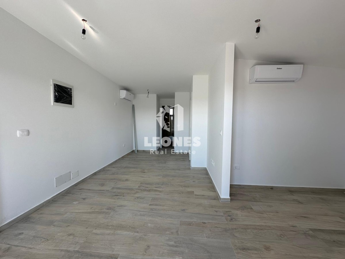 Kvaliteten apartma s pogledom na morje v Lovrečici na odlični lokaciji
