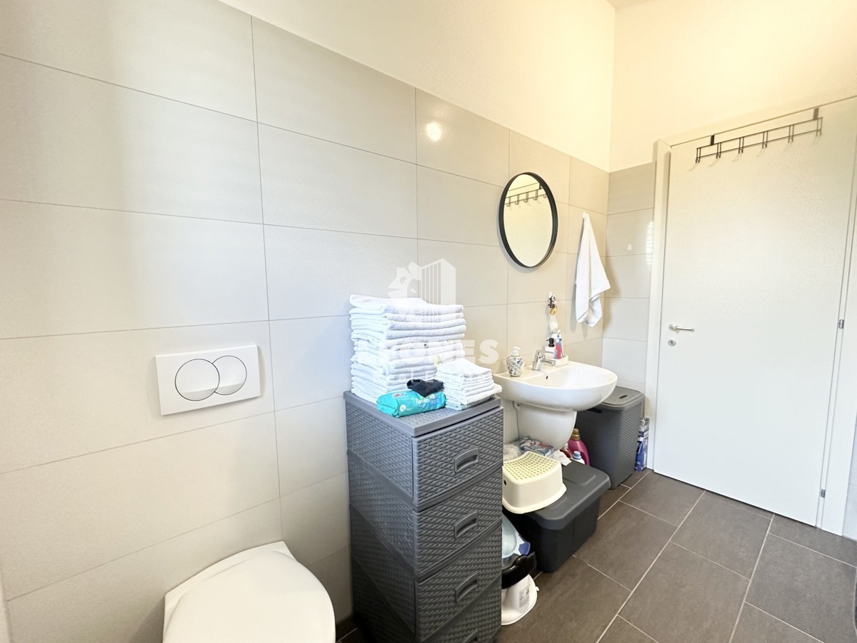 Apartma z odprtim pogledom na morje na fantastični lokaciji v Novigradu