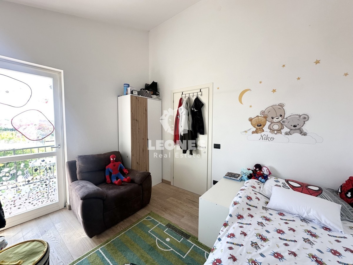 Apartma z odprtim pogledom na morje na fantastični lokaciji v Novigradu