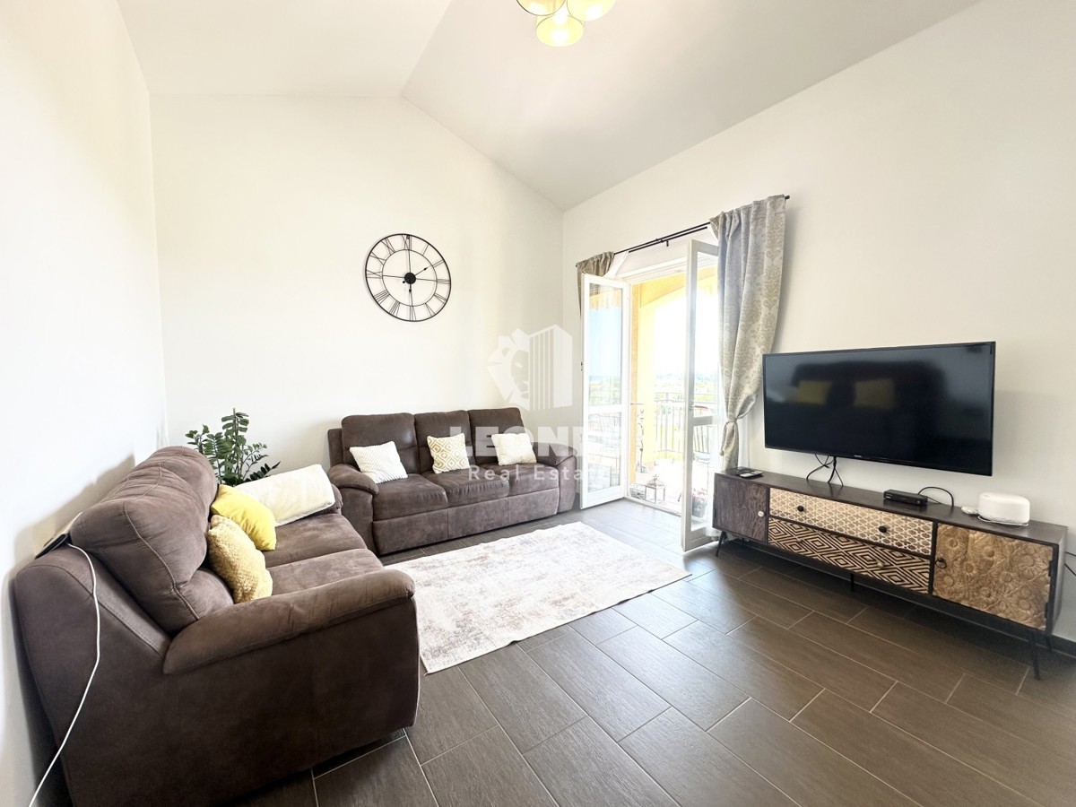 Apartma z odprtim pogledom na morje na fantastični lokaciji v Novigradu
