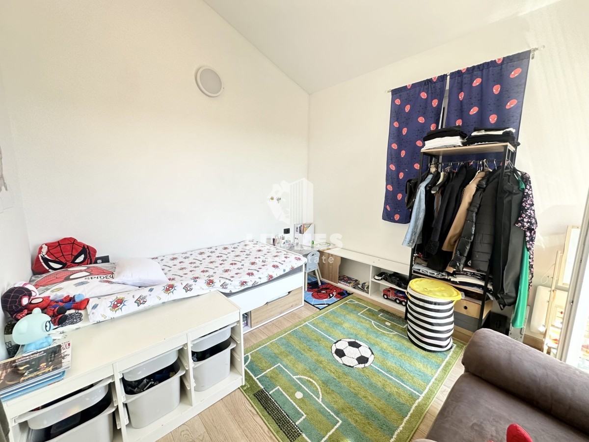 Apartma z odprtim pogledom na morje na fantastični lokaciji v Novigradu