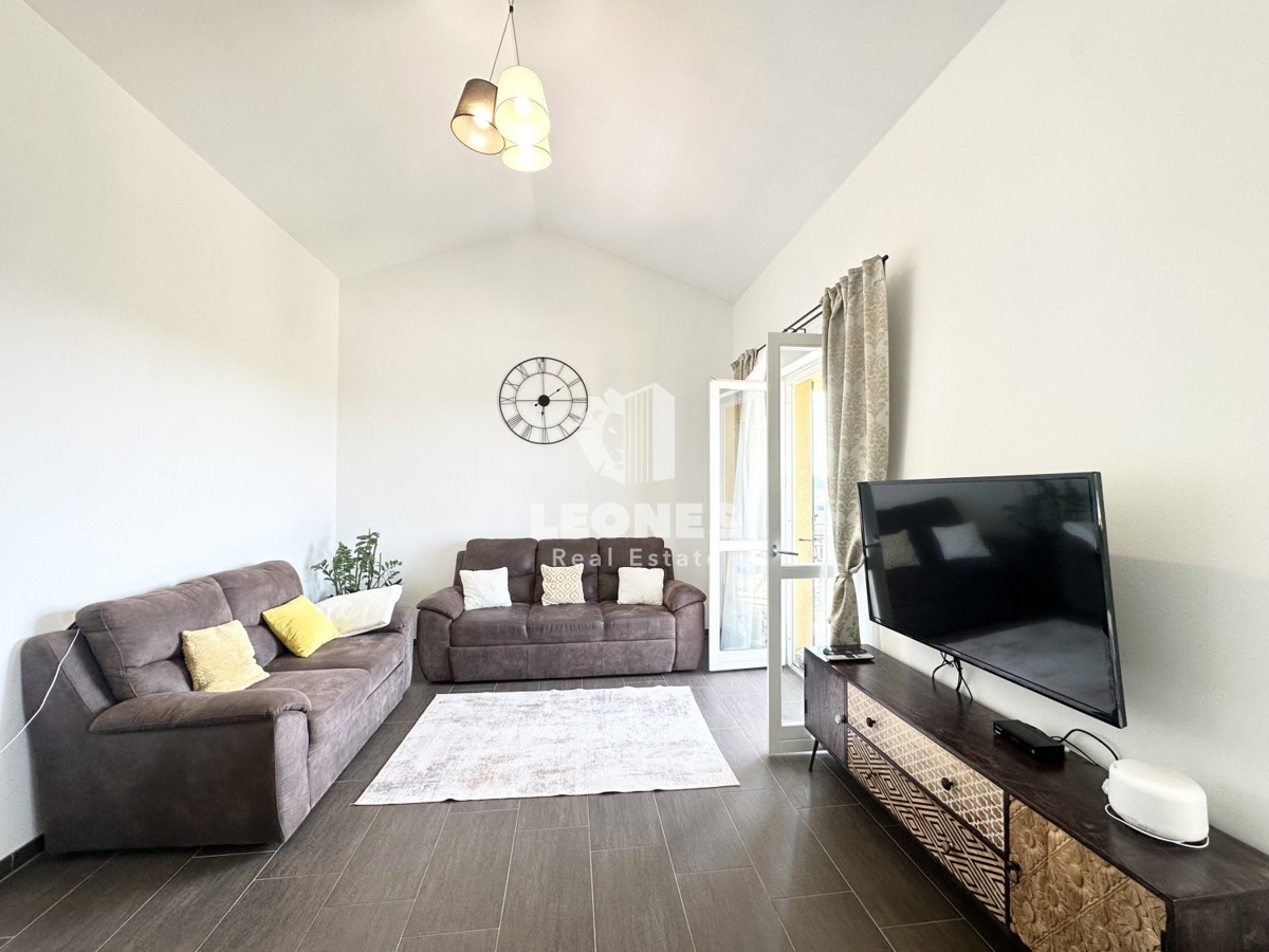 Apartma z odprtim pogledom na morje na fantastični lokaciji v Novigradu