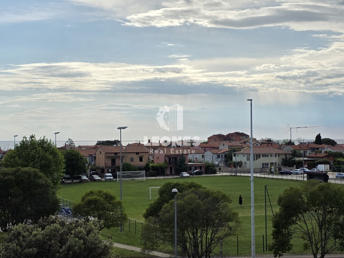 Stanovanje s pogledom na morje 300 m od morja in plaže v Umagu