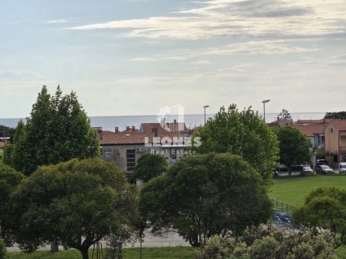 Stanovanje s pogledom na morje 300 m od morja in plaže v Umagu