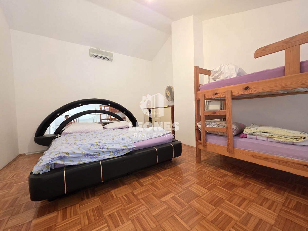 Stanovanje s pogledom na morje 300 m od morja in plaže v Umagu
