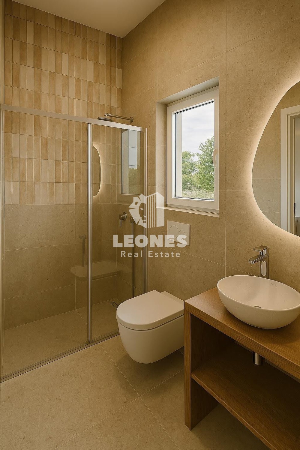 Samostojna hiša z bazenom v bližini Novigrada