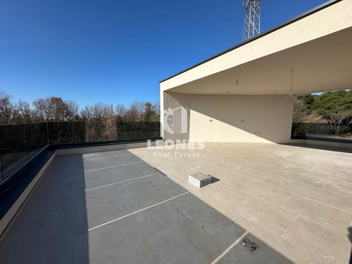 Apartma s pogledom na morje in strešno teraso v Taru