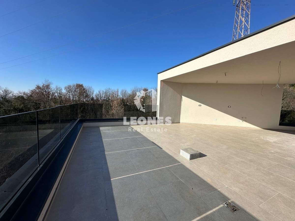 Apartma s pogledom na morje in strešno teraso v Taru