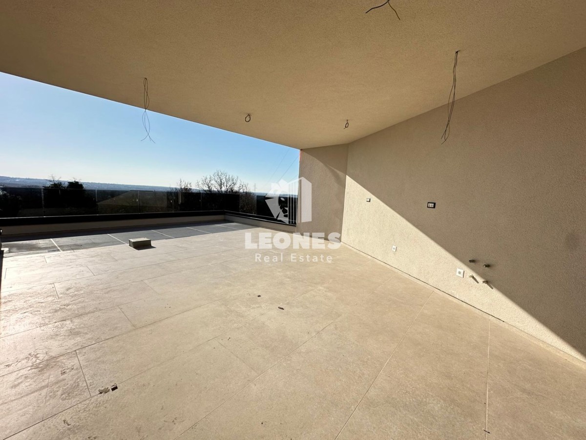 Apartma s pogledom na morje in strešno teraso v Taru