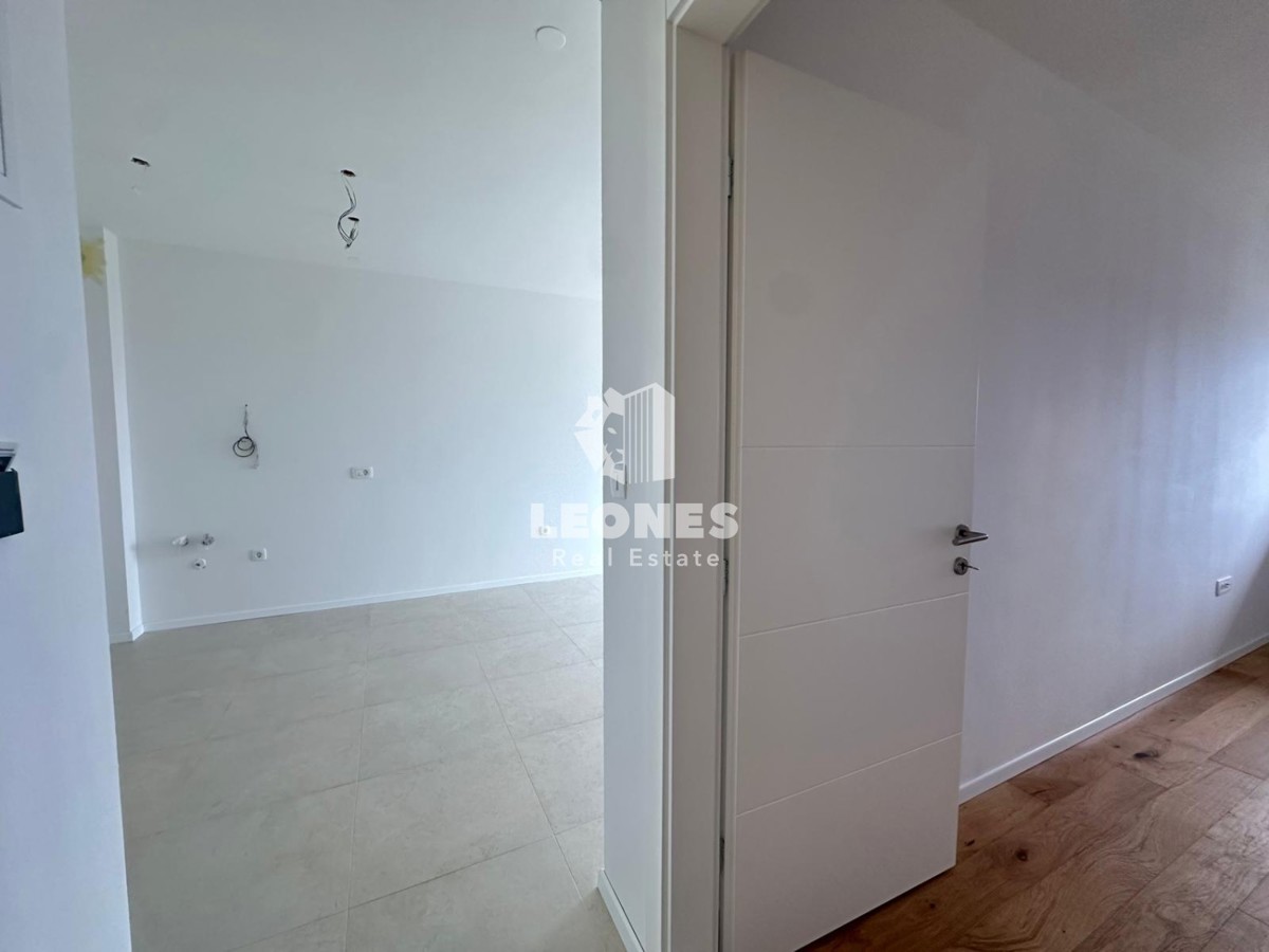 Stanovanje v drugem nadstropju v kvalitetni novogradnji z dvigalom in pogledom na morje v Taru