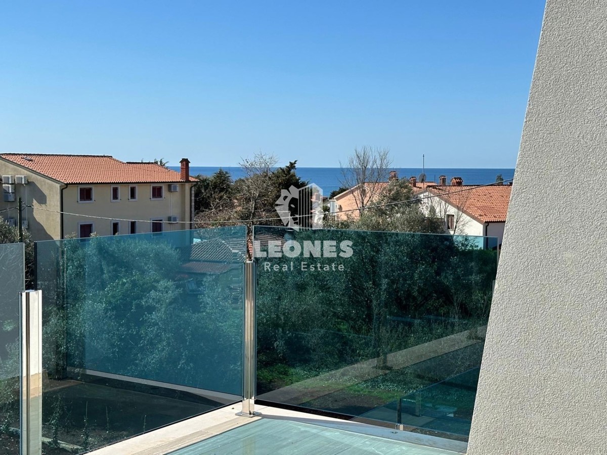 Kakovosten apartma s pogledom na morje le 200 metrov od plaže v Lovrečici