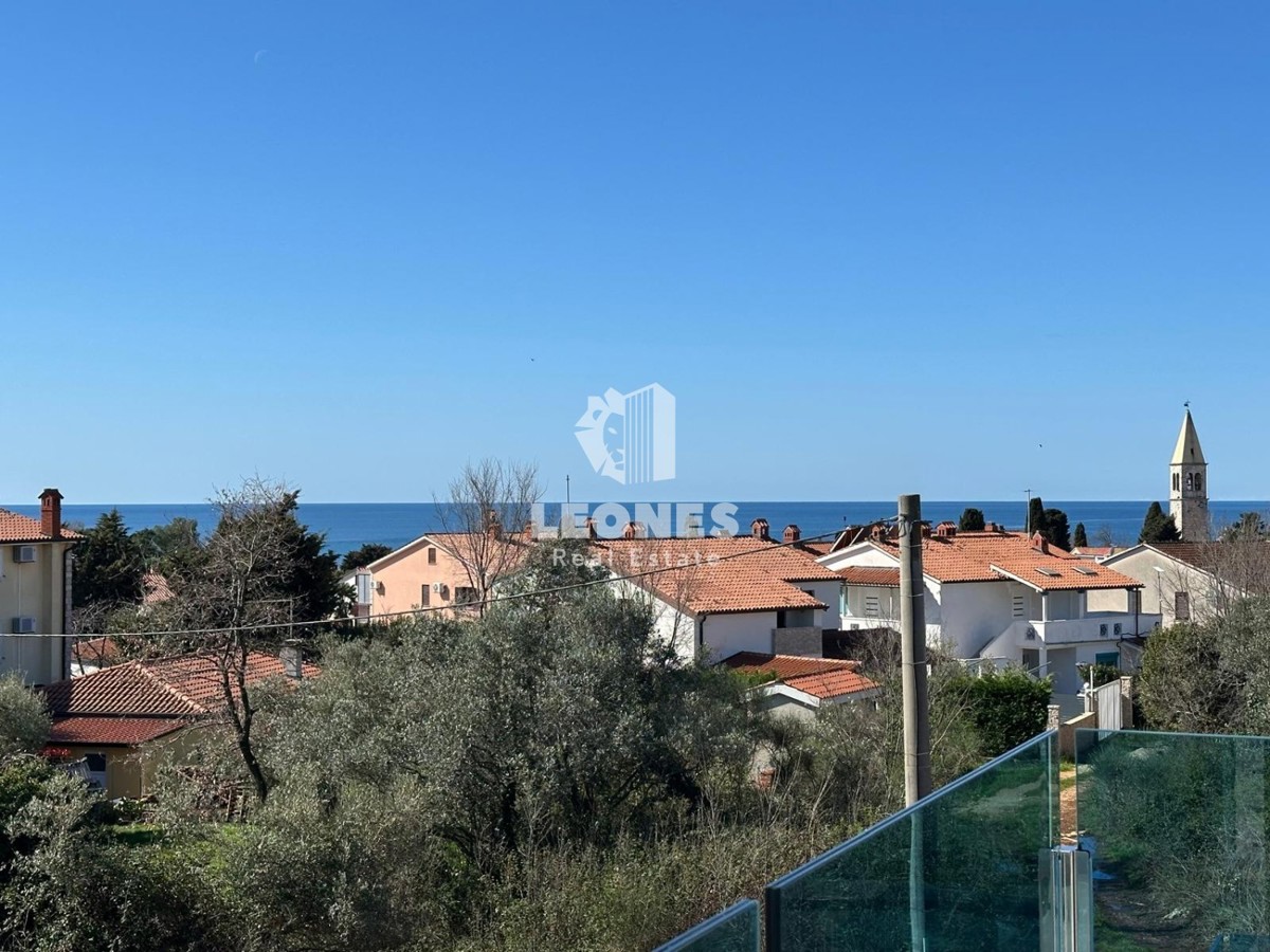 Kakovosten apartma s pogledom na morje le 200 metrov od plaže v Lovrečici