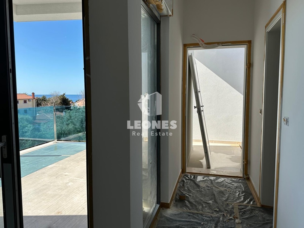 Kakovosten apartma s pogledom na morje le 200 metrov od plaže v Lovrečici