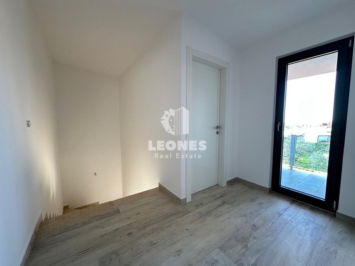 Duplex stanovanje s pogledom na morje v Lovrečici, le 300 metrov od morja