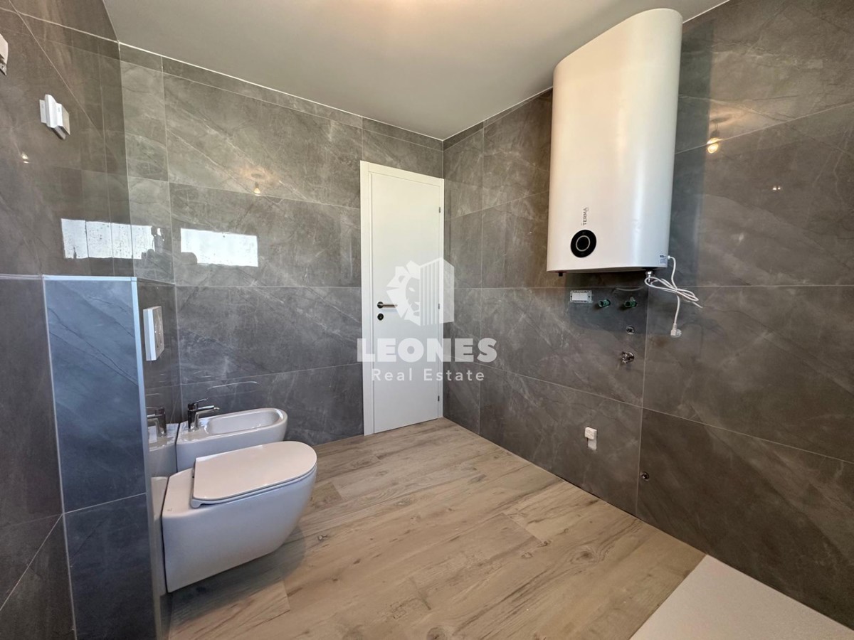 Duplex stanovanje s pogledom na morje v Lovrečici, le 300 metrov od morja
