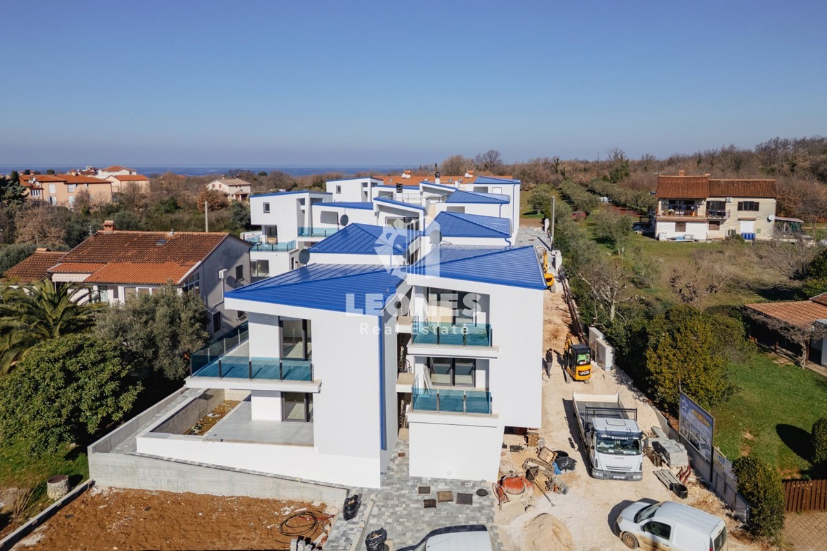 Duplex stanovanje s pogledom na morje v Lovrečici, le 300 metrov od morja