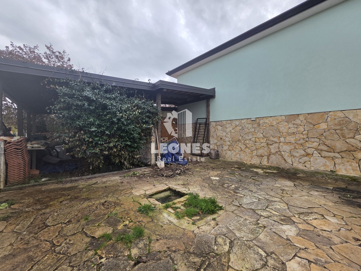 Hiša z bazenom v bližini Umaga