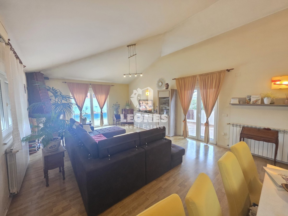 Hiša z bazenom v bližini Umaga