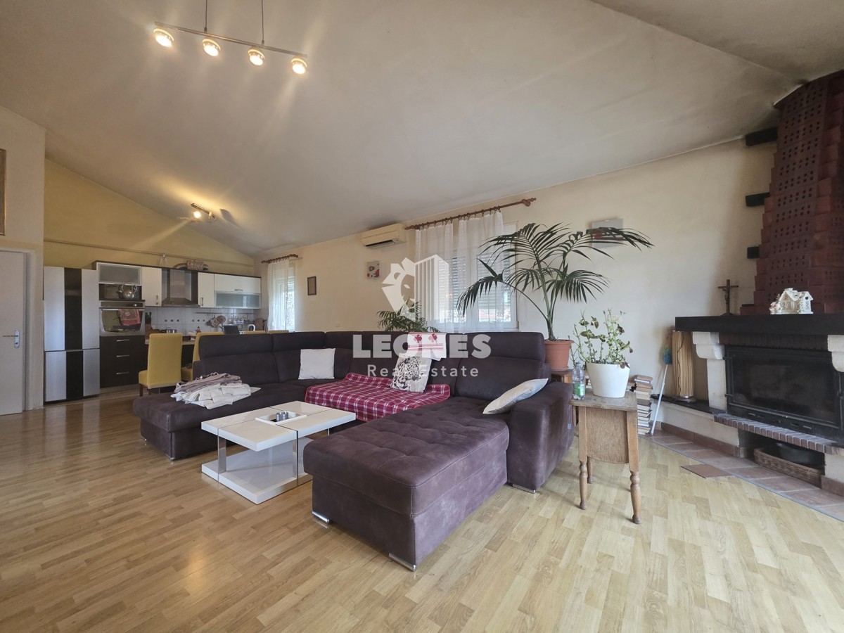 Hiša z bazenom v bližini Umaga