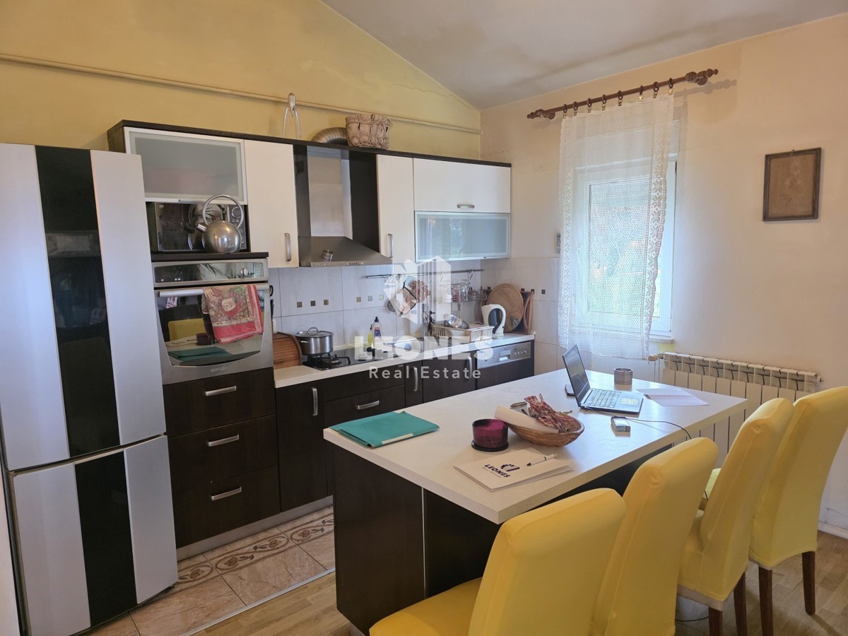 Hiša z bazenom v bližini Umaga