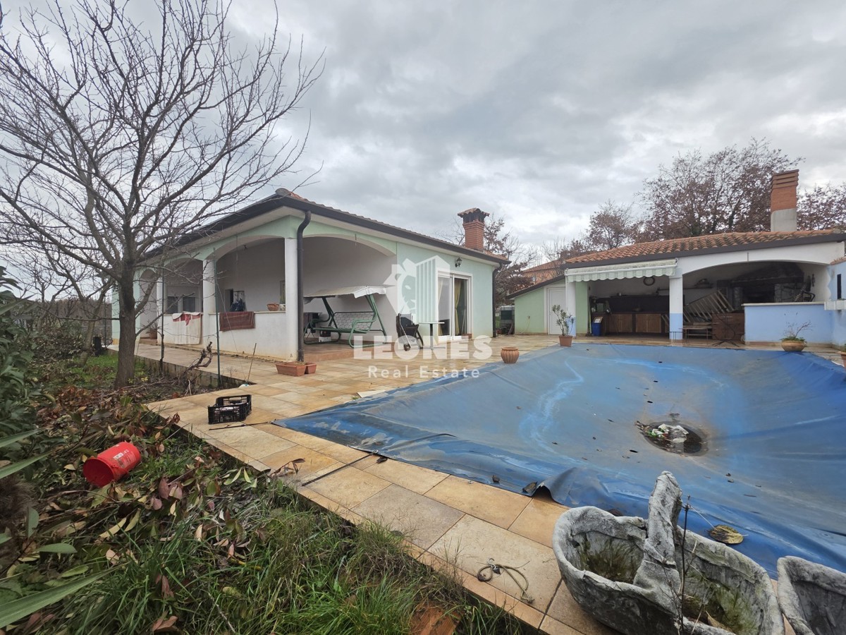 Hiša z bazenom v bližini Umaga