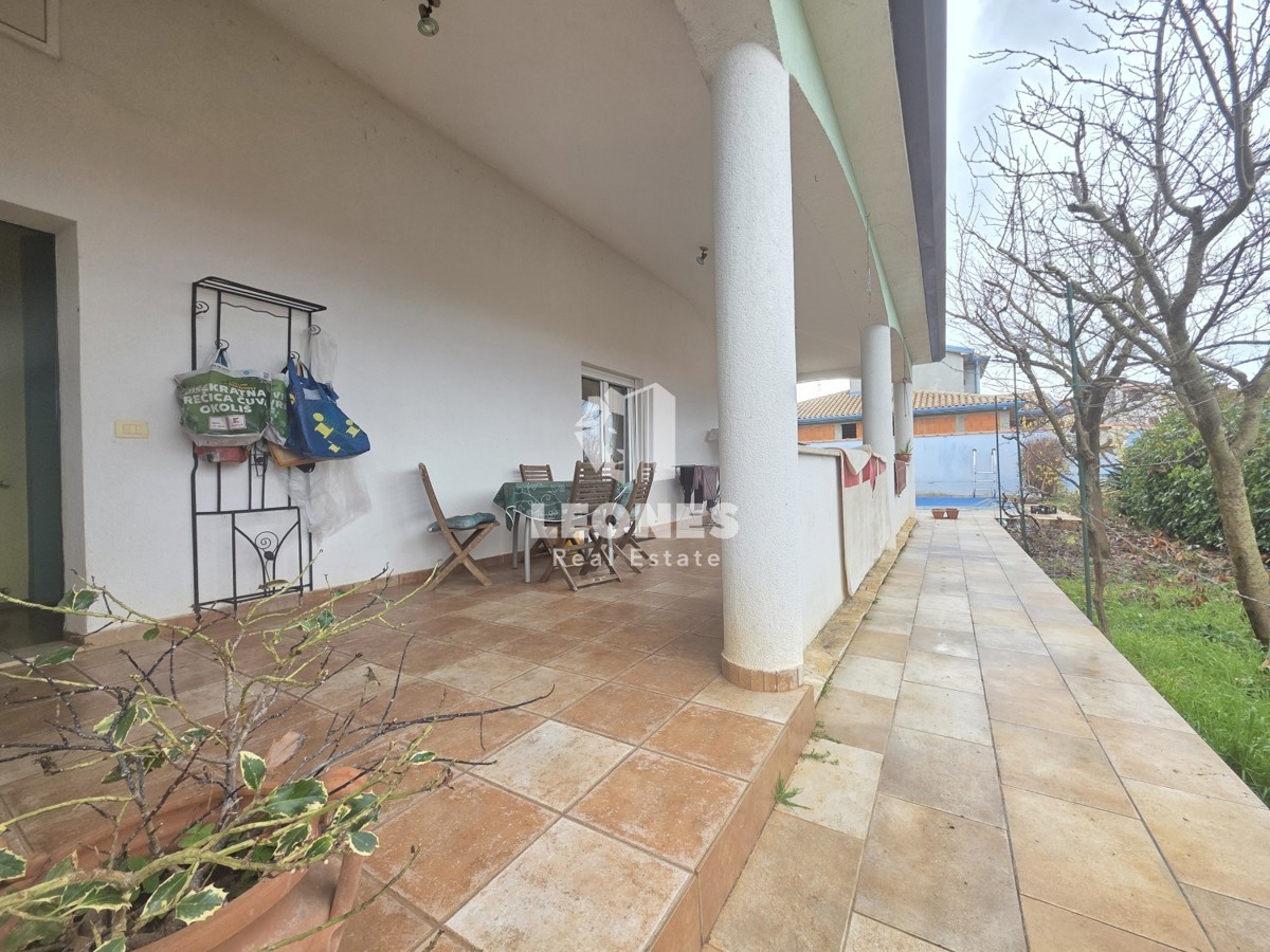 Hiša z bazenom v bližini Umaga