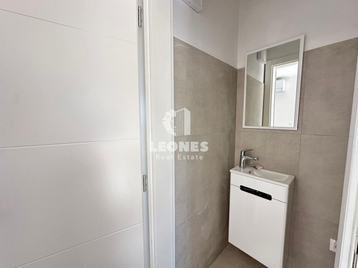 Dupleks stanovanje z ločenim vhodom in velikim dvoriščem v bližini Poreča s pogledom na morje