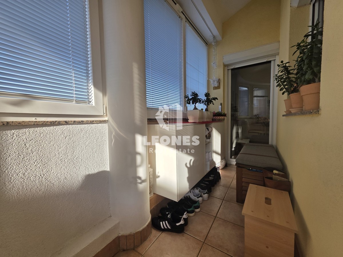 Dupleks stanovanje z garažnim parkirnim mestom v Umagu