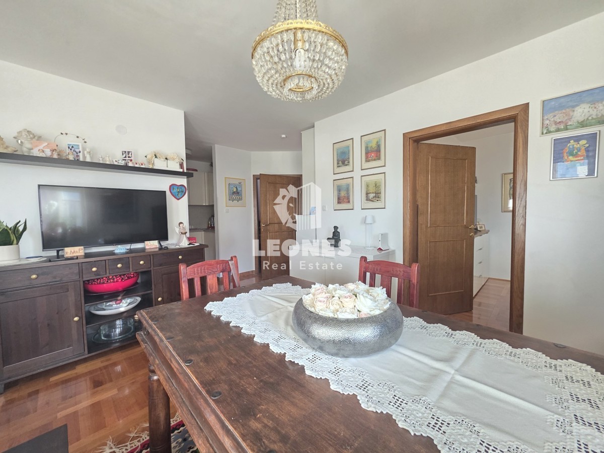 Dupleks stanovanje z garažnim parkirnim mestom v Umagu