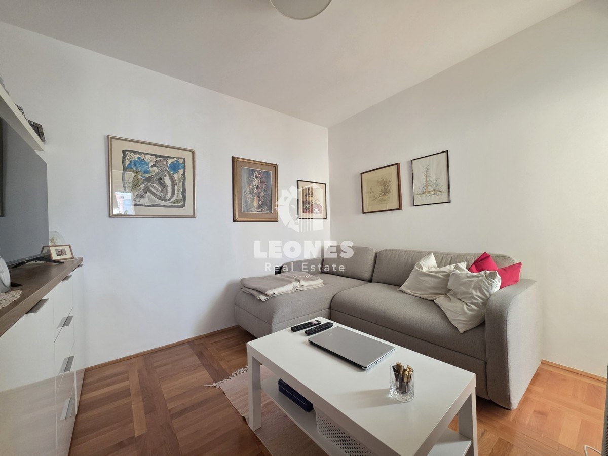 Dupleks stanovanje z garažnim parkirnim mestom v Umagu