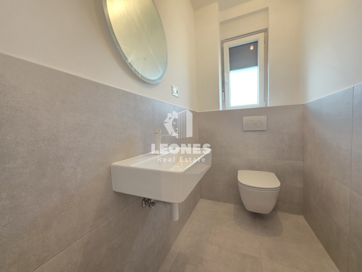 Stanovanje v prvem nadstropju kakovostne novogradnje v Vabrigi - Tar