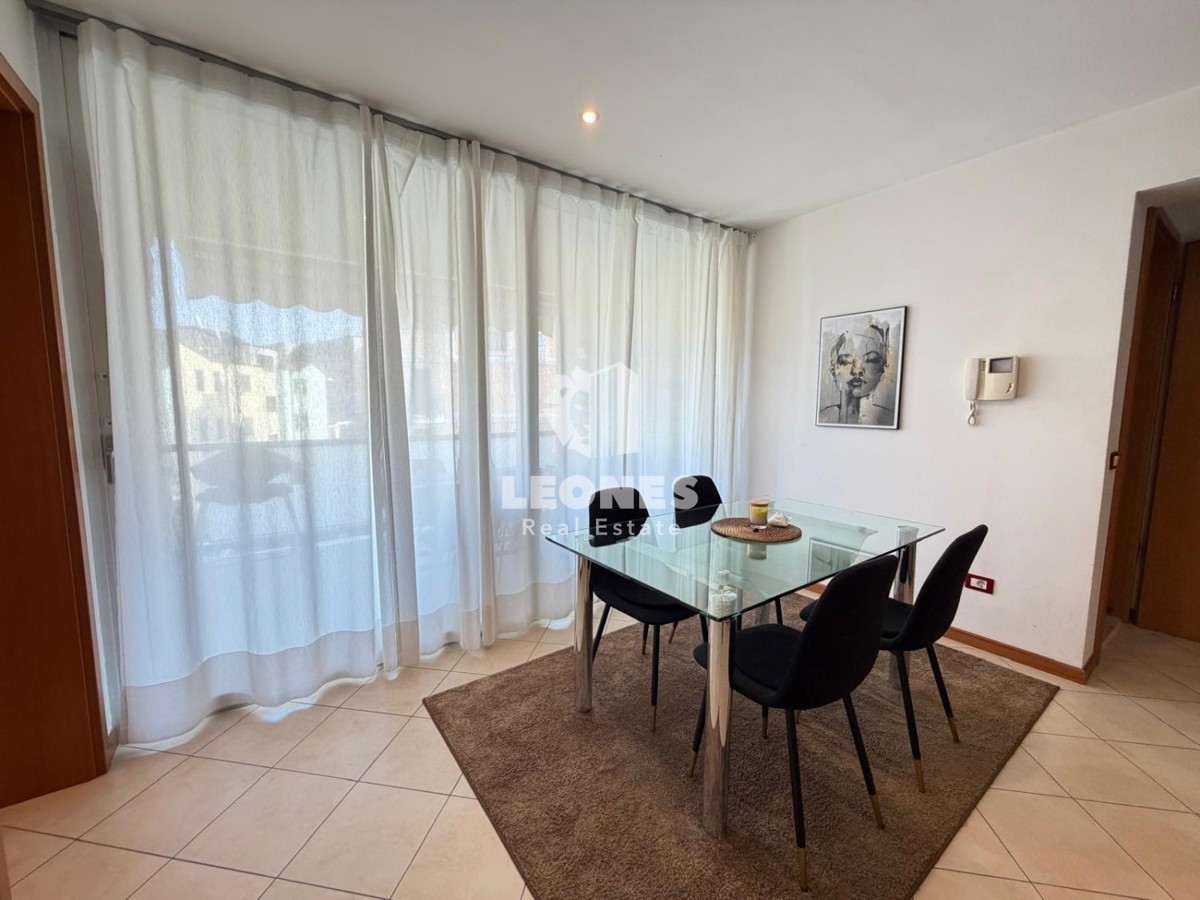 Prenovljeno stanovanje z dvigalom v centru Novigrada