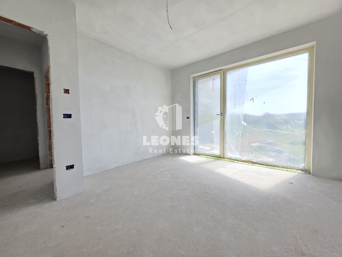 Dvojček hiša v mirnem okolju v bližini Umaga, Lovrečica