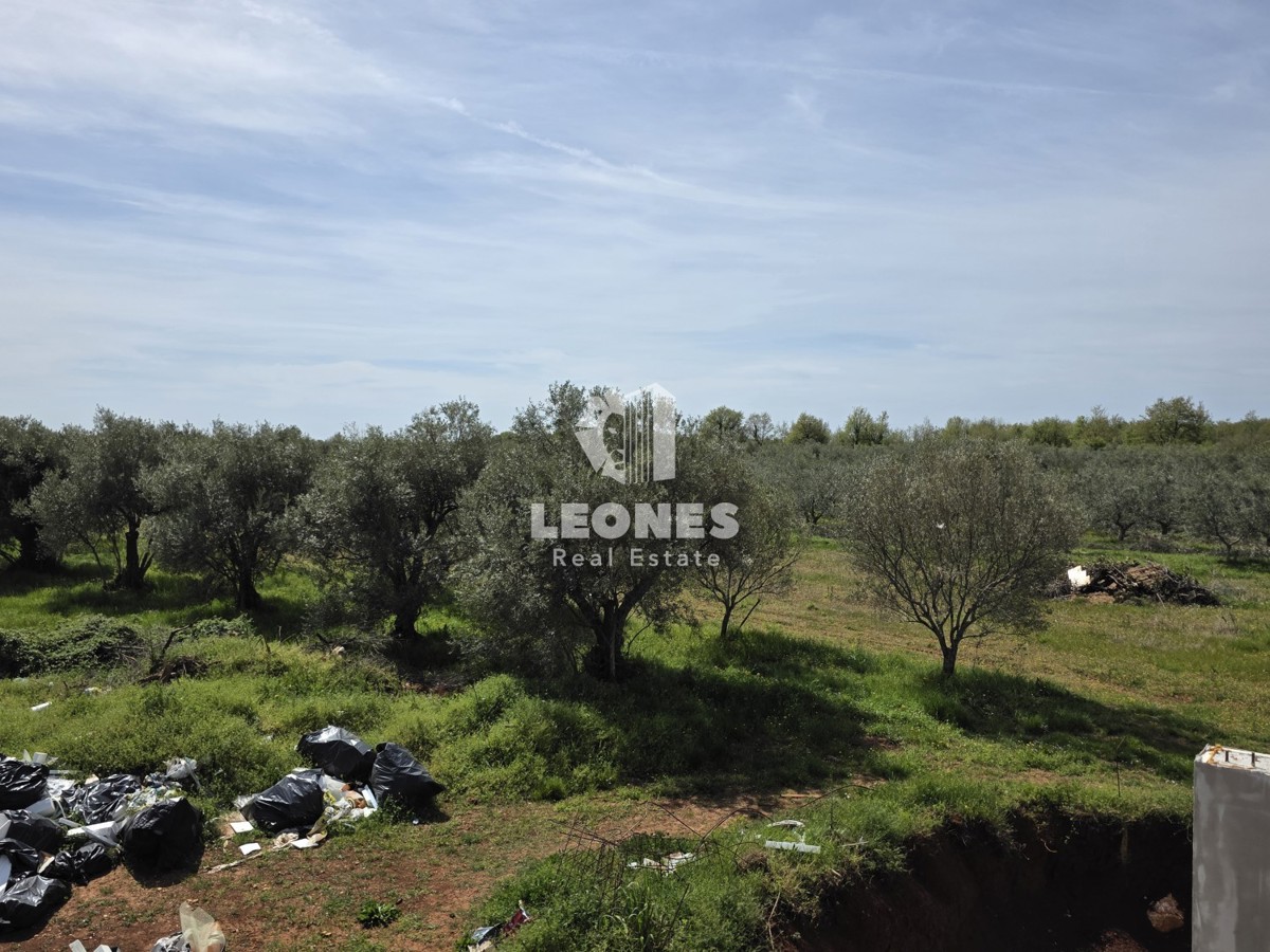 Dvojček hiša v mirnem okolju v bližini Umaga, Lovrečica