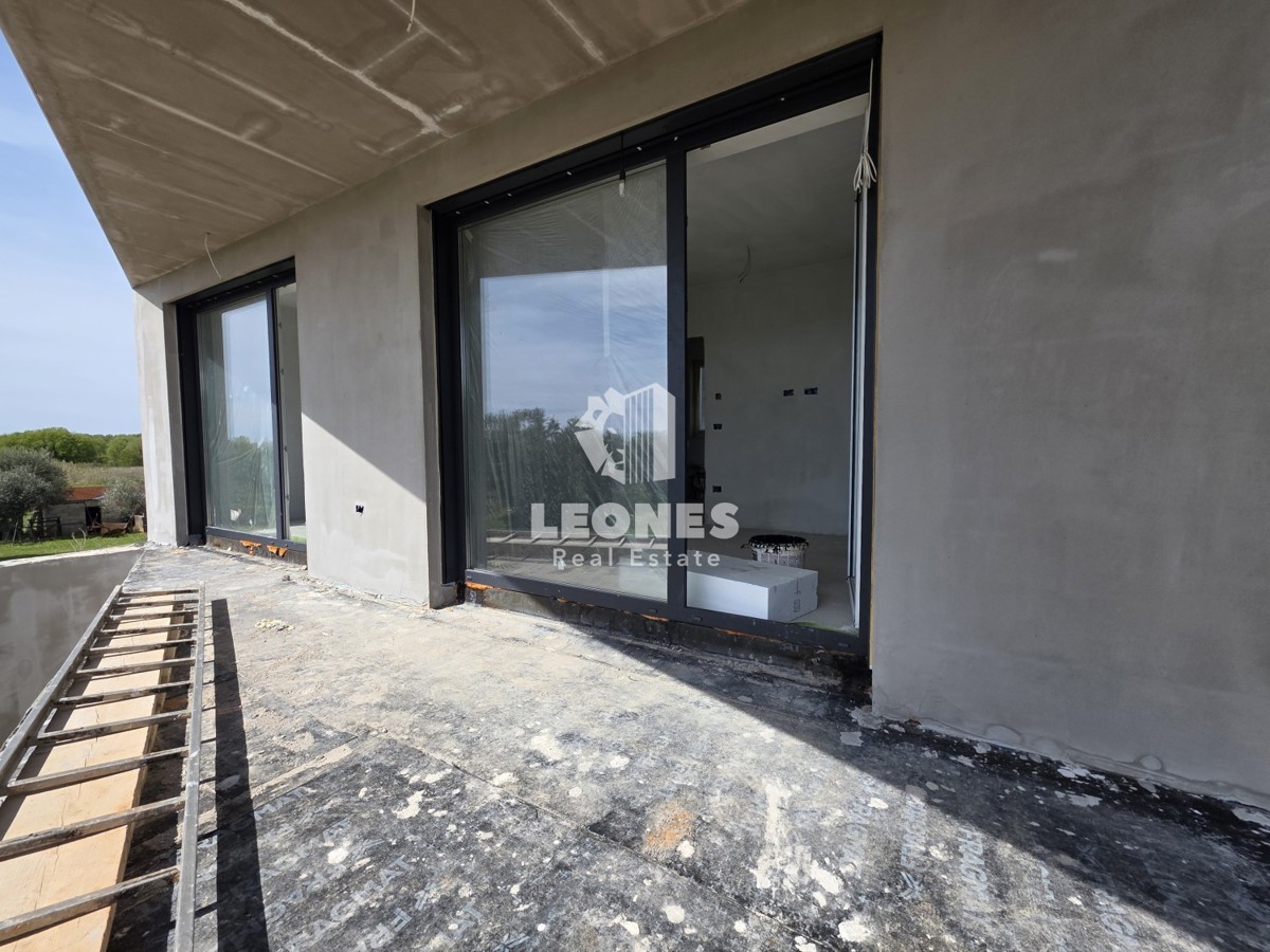 Dvojček hiša v mirnem okolju v bližini Umaga, Lovrečica