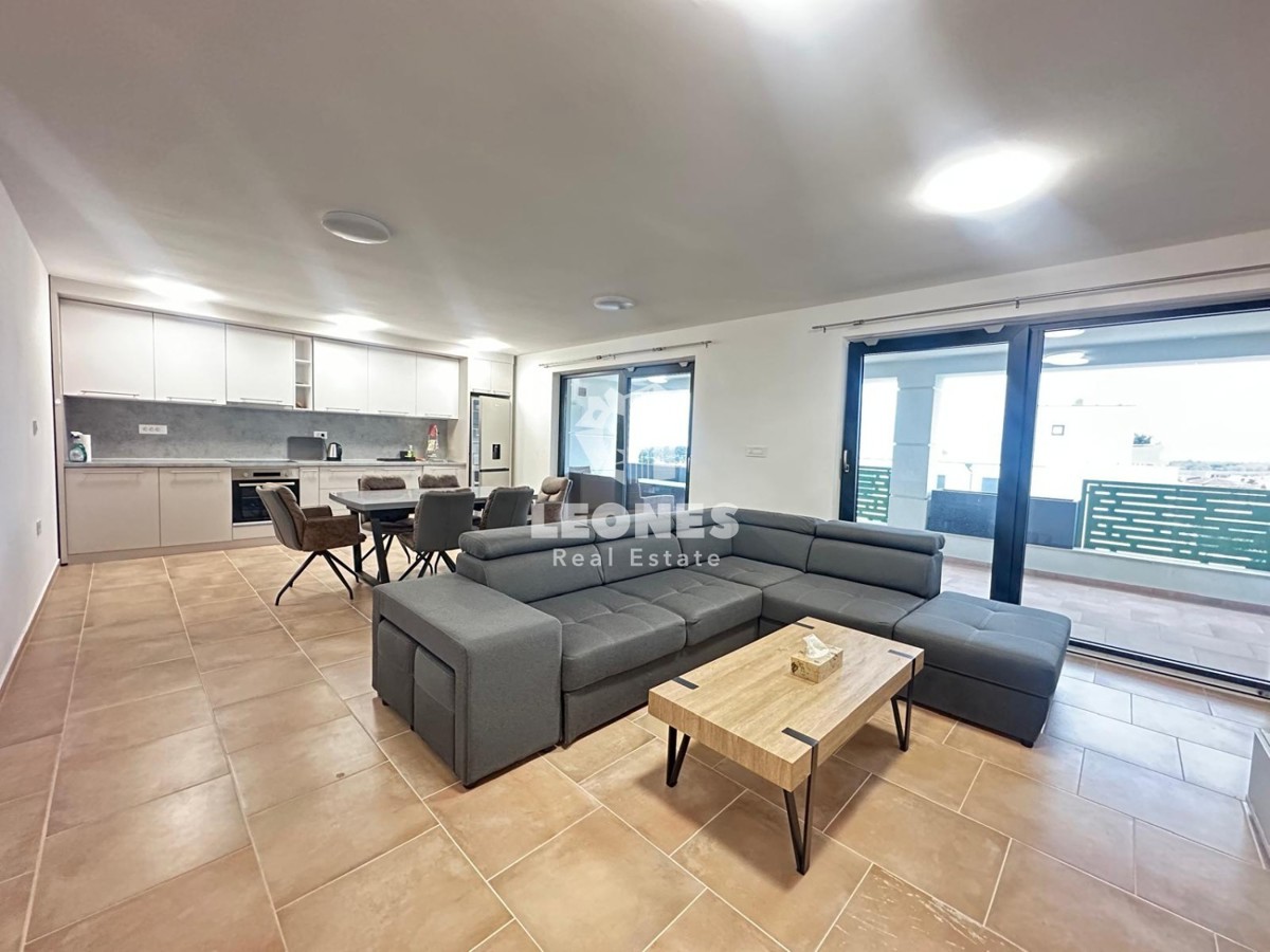 Čudovit penthouse s pogledom na morje 500 metrov od morja